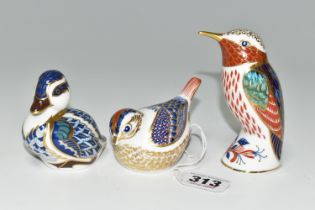 THREE ROYAL CROWN DERBY BIRD PAPERWEIGHTS, comprising Goldcrest, Hummingbird, and Sitting