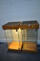 A PAIR OF TABLE TOP JEWELLERY DISPLAY CABINETS, with single doors, wooden top and plinth, 40cm