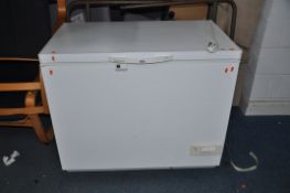 A LARGE ELECTROLUX CHEST FREEZER, width 105cm depth 65cm height 87cm (PAT pass and working at -27