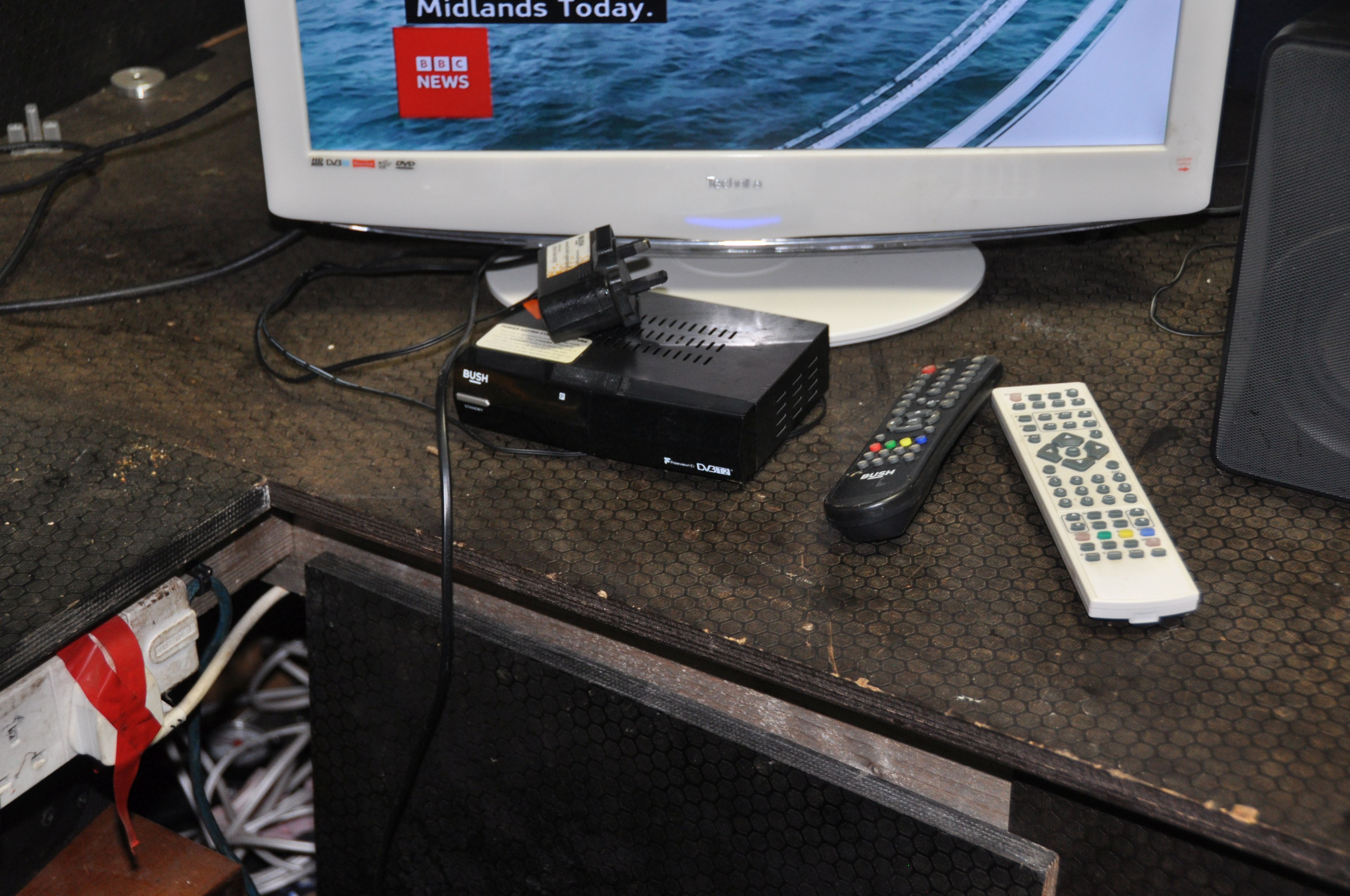 A TECHNIKA 21.6in TV with remote, a Bush DVB Freeview box with remote (both PAT pass and working) - Image 2 of 6