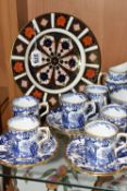 A ROYAL CROWN DERBY IMARI 1128 PLATE AND 'MIKADO' PATTERN COFFEE SET, comprising an Imari 1128 plate