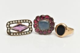 A 9CT GOLD SIGNET RING AND TWO BROOCHES, an onyx set signet ring, hallmarked 9ct Birmingham, ring