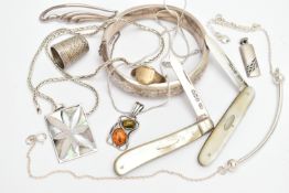 A SMALL ASSORTMENT OF SILVER AND WHITE METAL, to include two silver and mother and pearl fruit