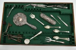 A SMALL ASSORTMENT OF SILVER AND WHITE METAL, to include a silver hand held mirror, brush and nail