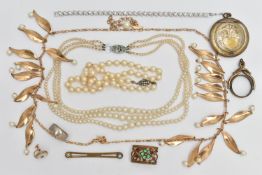 A SELECTION OF COSTUME JEWELLERY, to include imitation pearl necklaces, a powder case, a ring, etc