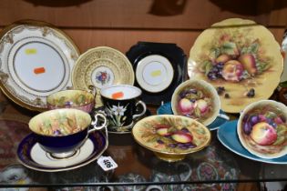 A GROUP OF AYNSLEY ORCHARD GOLD DESIGN TEAWARE, comprising a small pedestal cake stand, printed D.