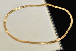 A 9CT GOLD FLAT HERRINGBONE CHAIN, fitted with a spring release clasp, hallmarked 9ct Birmingham