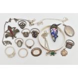 A SELECTION OF SILVER AND WHITE METAL JEWELLERY, to include a ring possibly attributed