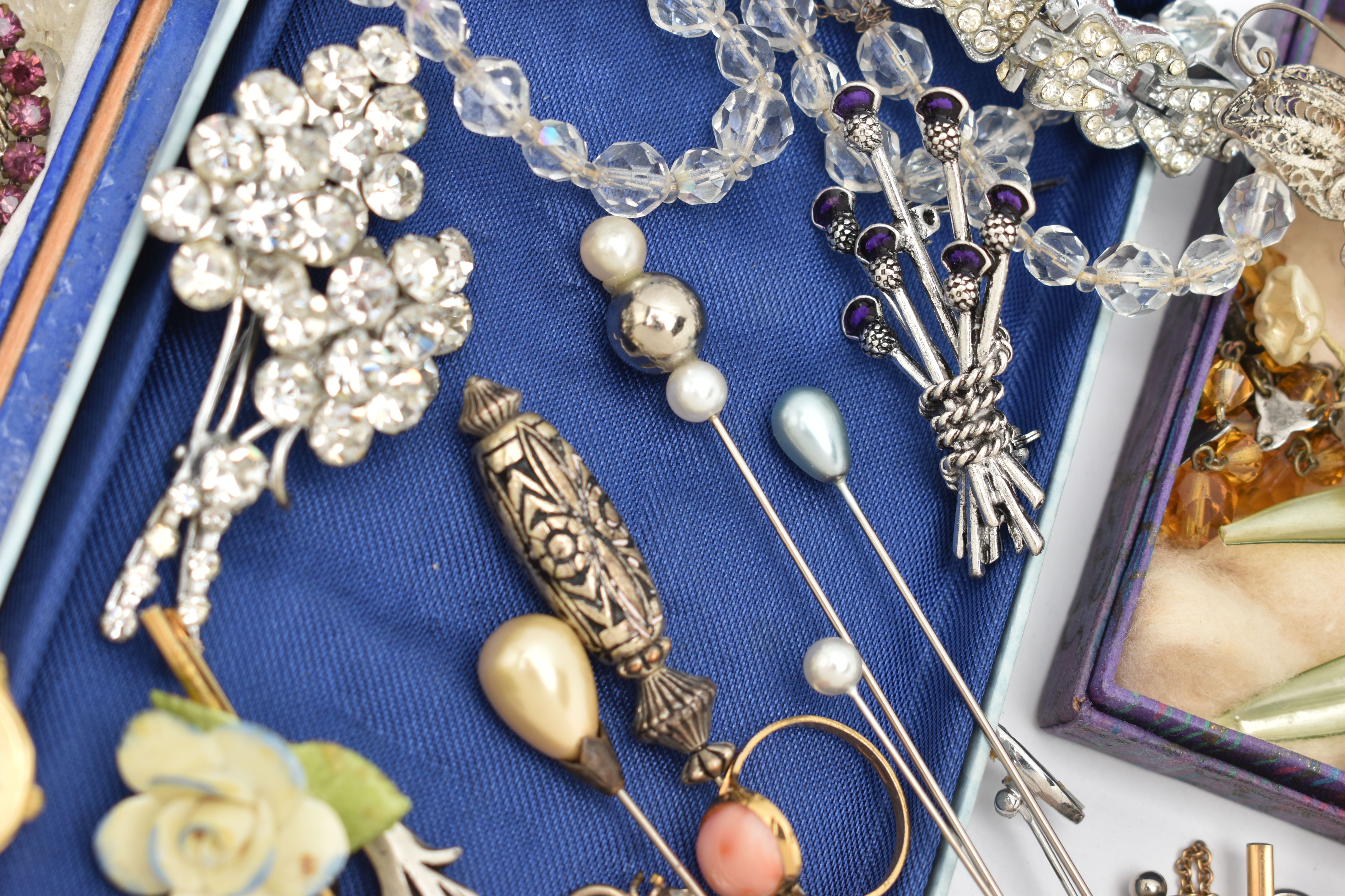 A SELECTION OF COSTUME JEWELLERY, to include two early 20th century faceted bead necklaces, a - Image 9 of 12