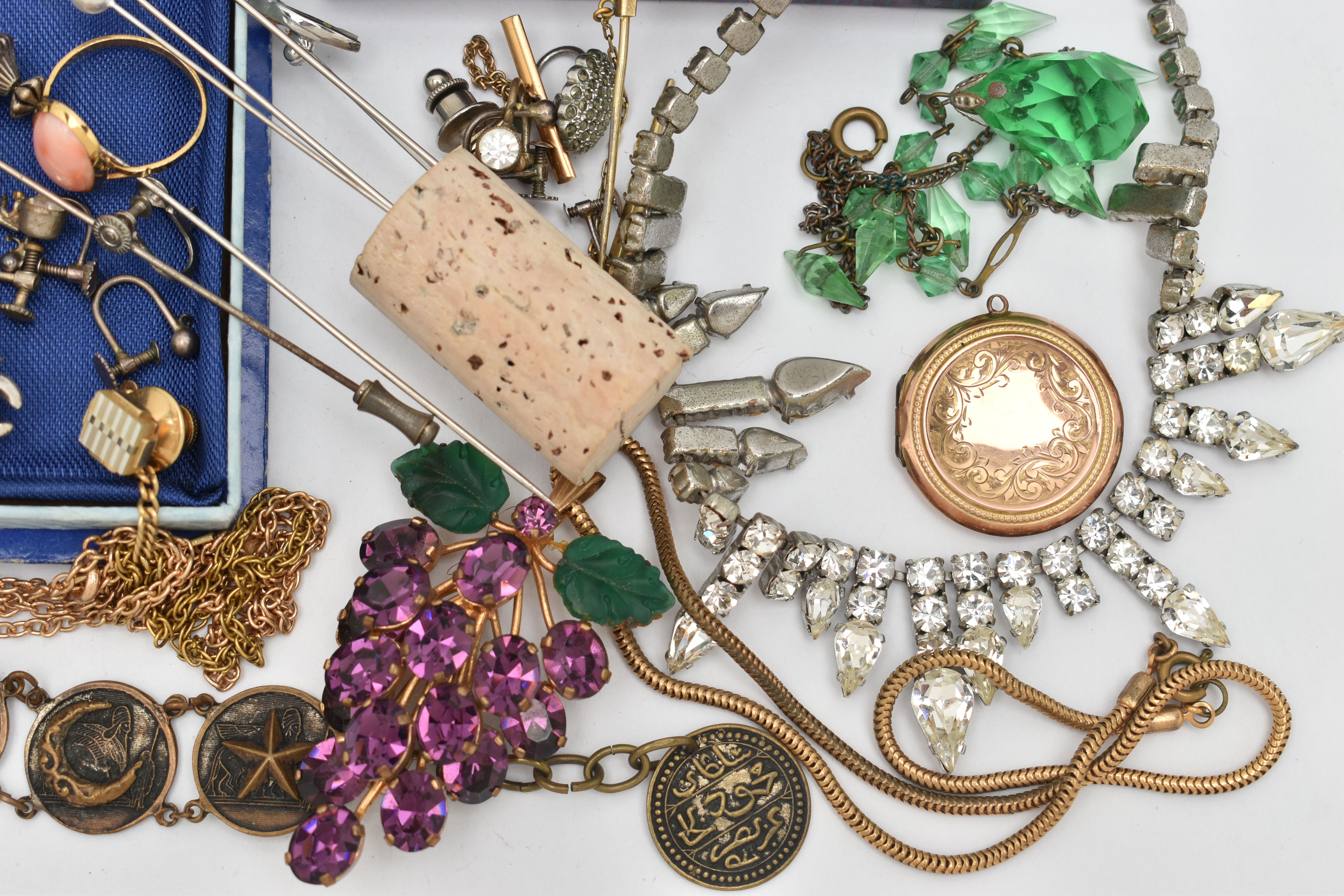 A SELECTION OF COSTUME JEWELLERY, to include two early 20th century faceted bead necklaces, a - Image 5 of 12