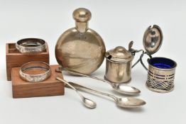A SELECTION OF EARLY 20TH CENTURY SILVERWARE, to include a pair of silver napkin rings engraved in