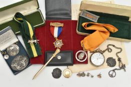 ASSORTED ITEMS, to include a boxed scouts silver wolf award hallmarked 'Daniel George Collins'