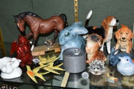 A GROUP OF ANIMAL AND BIRD FIGURES, to include a Beswick Spirit of Freedom no 2689 in a matt brown