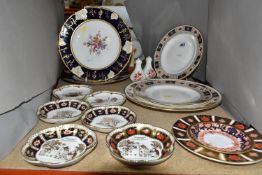 A COLLECTION OF ROYAL CROWN DERBY CABINET PLATES AND TRINKET DISHES, comprising two cabinet plates