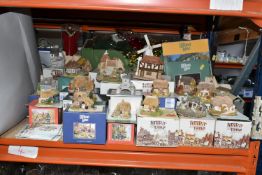 A COLLECTION OF BOXED LILLIPUT LANE SCULPTURES, all with deeds except where mentioned, comprising '