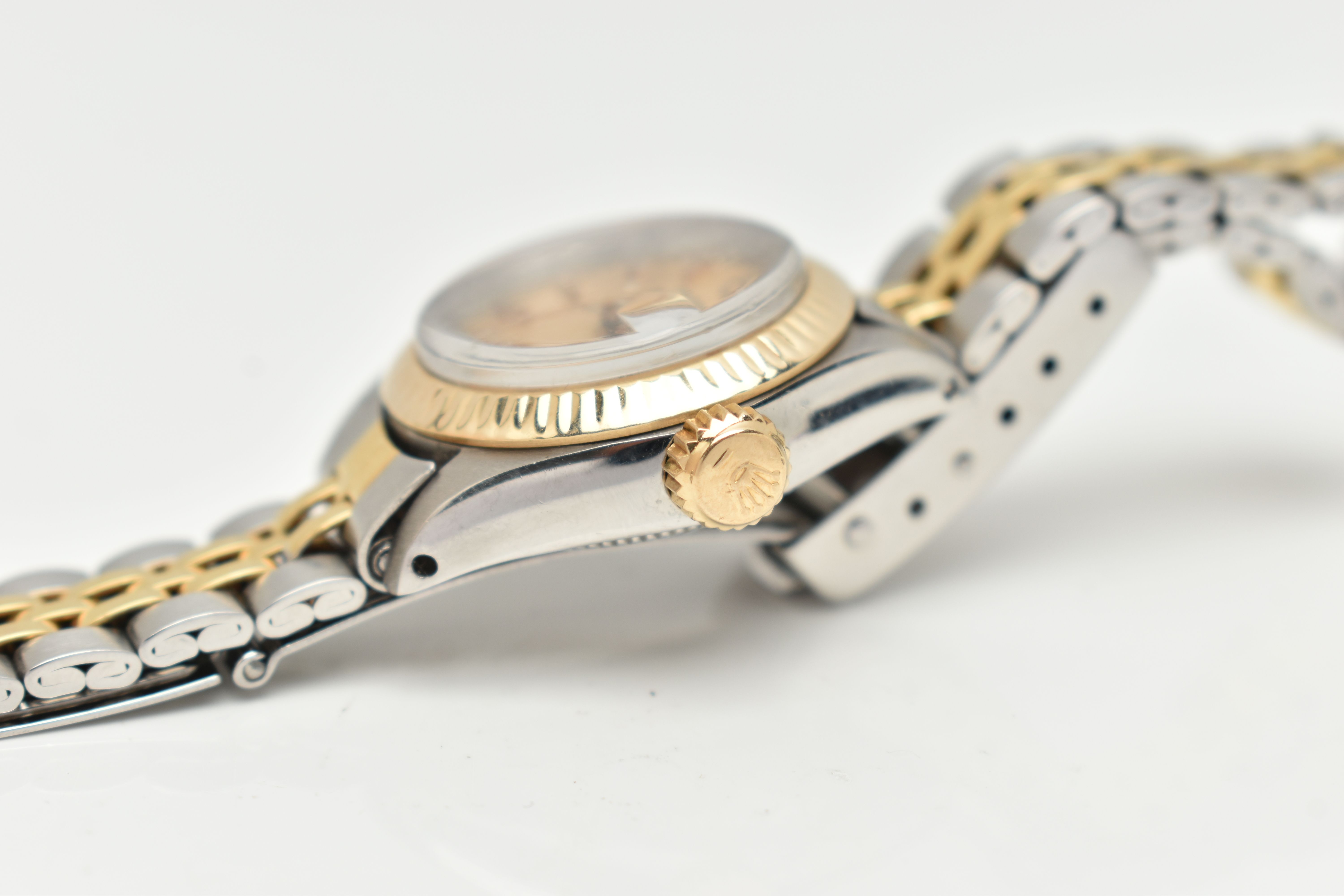 A LADYS 'TUDOR' WRISTWATCH, round gold dial signed 'Tudor Princess Oyster date, Rotor Self Winding', - Image 7 of 10