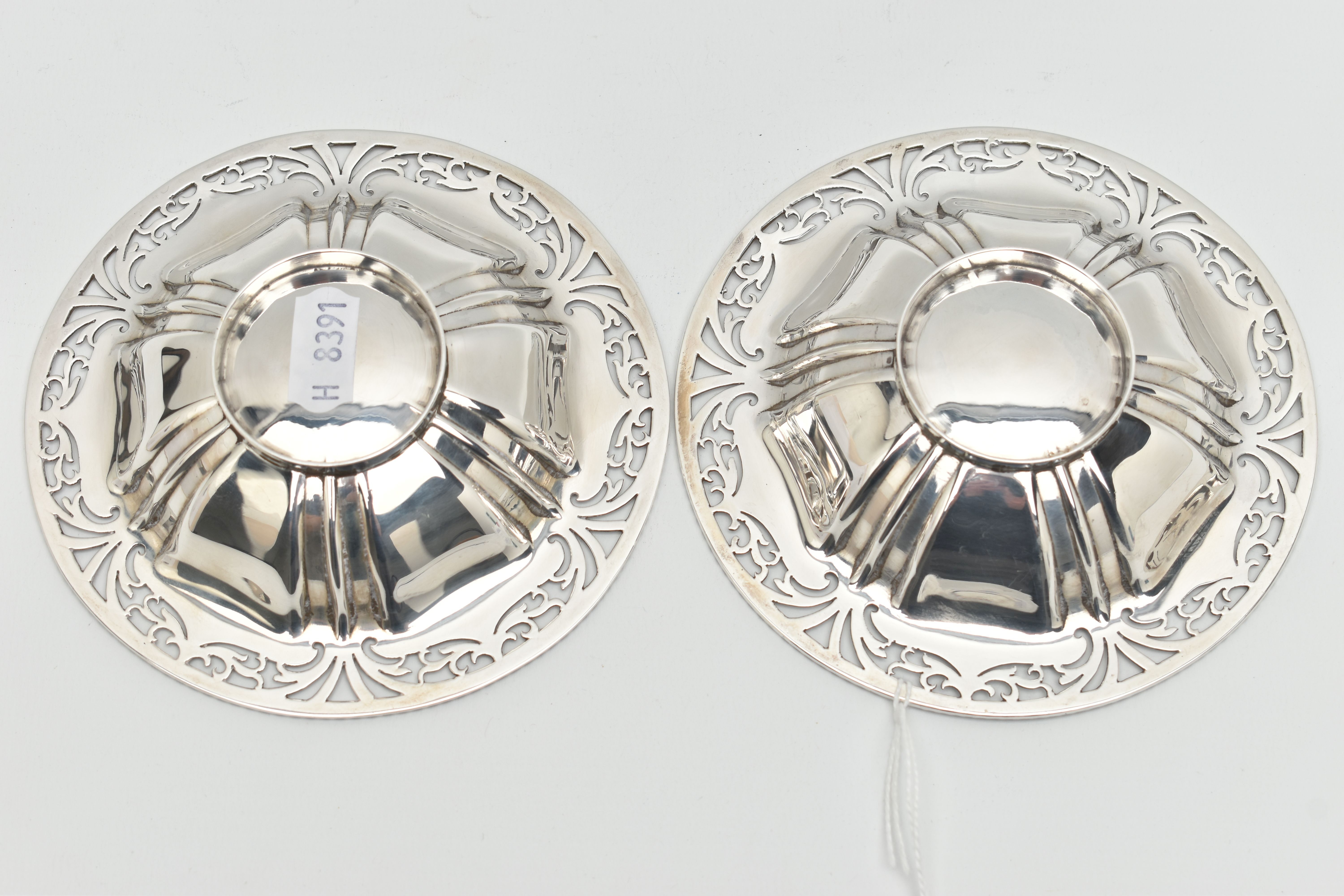 A PAIR OF GEORGE V SILVER CIRCULAR BONBON DISHES, with gadrooned rims and foliate pierced borders, - Image 3 of 3