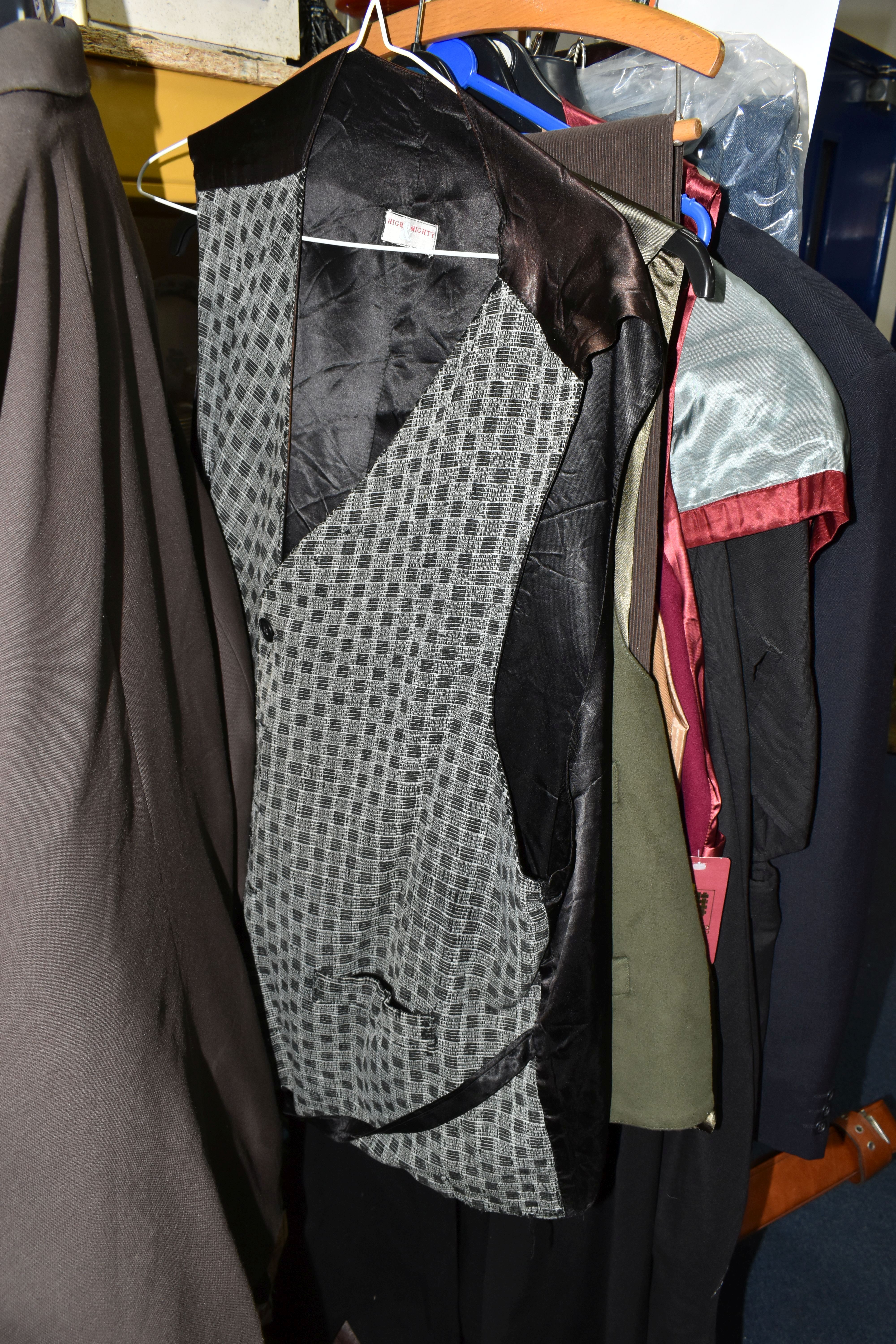 A GROUP OF GENTLEMEN'S CLOTHING AND ACCESSORIES, to include a university graduate gown navy blue - Image 5 of 14