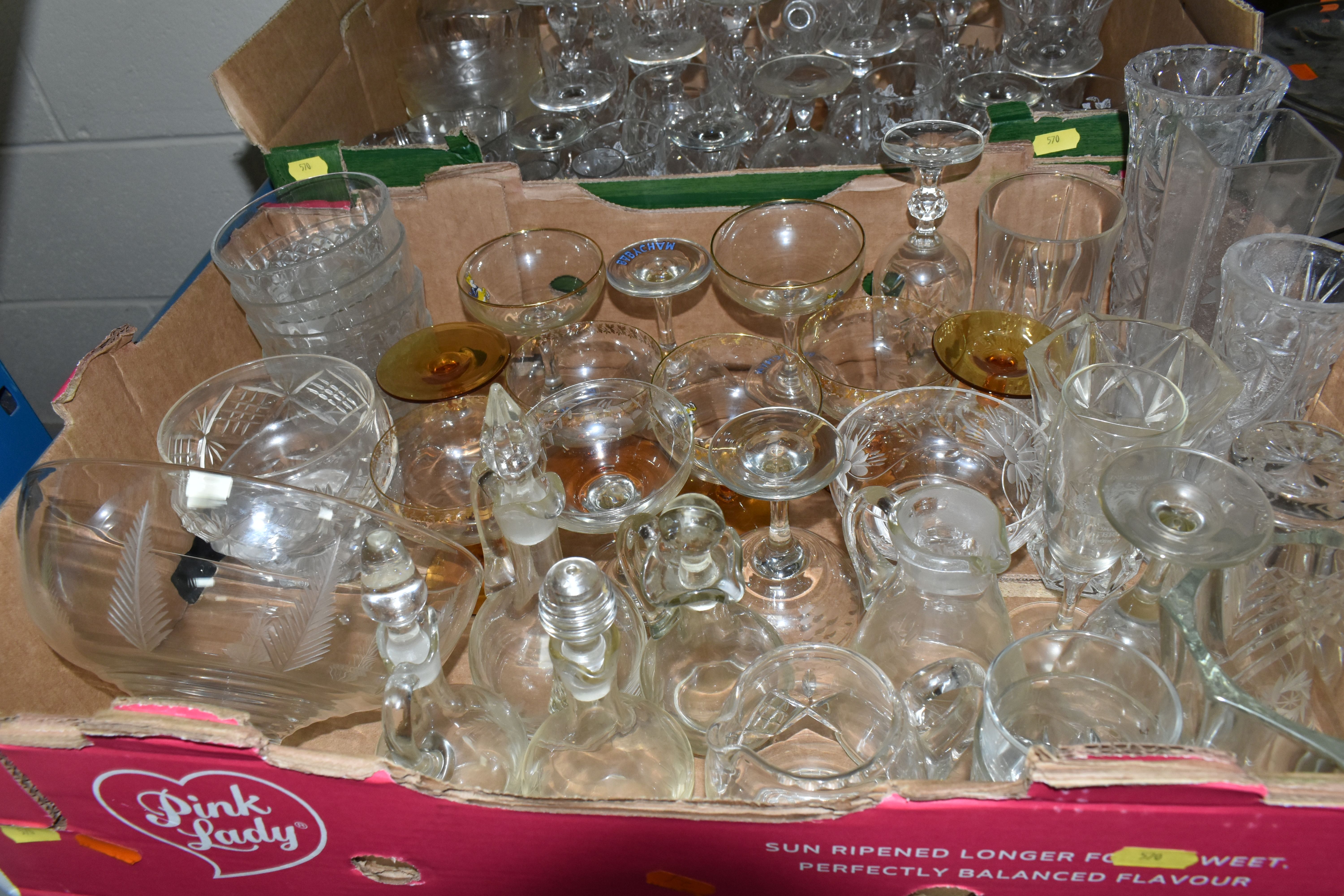 FOUR BOXES AND LOOSE ASSORTED GLASS WARES ETC, to include vintage Babycham glasses, vintage - Image 7 of 8