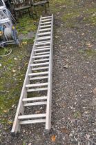 AN ABRU ALUMINIUM DOUBLE EXTENSION LADDER, extended length 4.2, 15 rung to each length