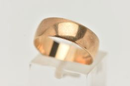 A WIDE 9CT GOLD POLISHED BAND RING, hallmarked 9ct London, ring size leading edge N, approximate
