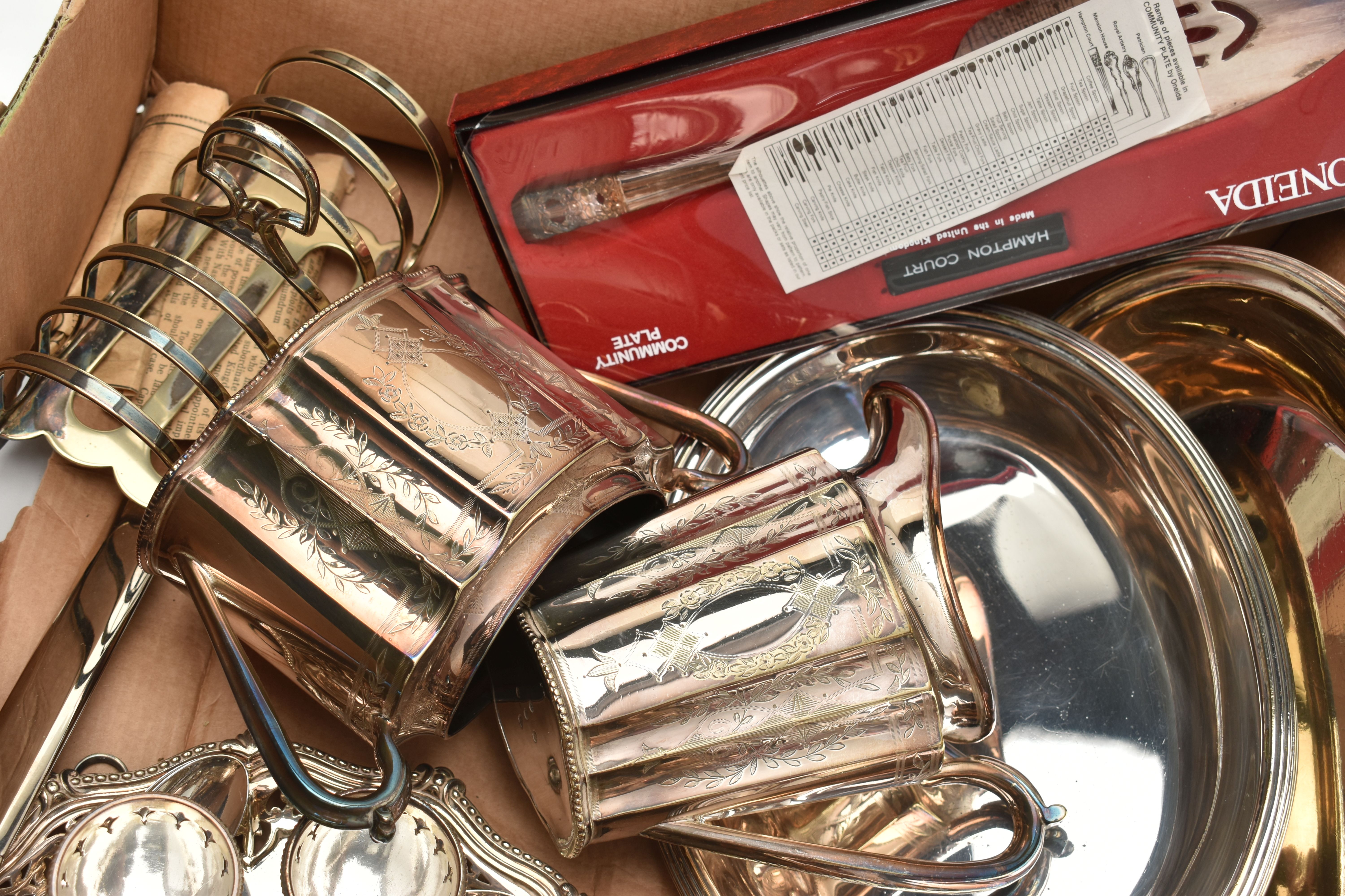 A BOX OF ASSORTED WHITE METAL WARE, to include a silver plate sugar bowl, milk jug and creamer, a - Image 2 of 4