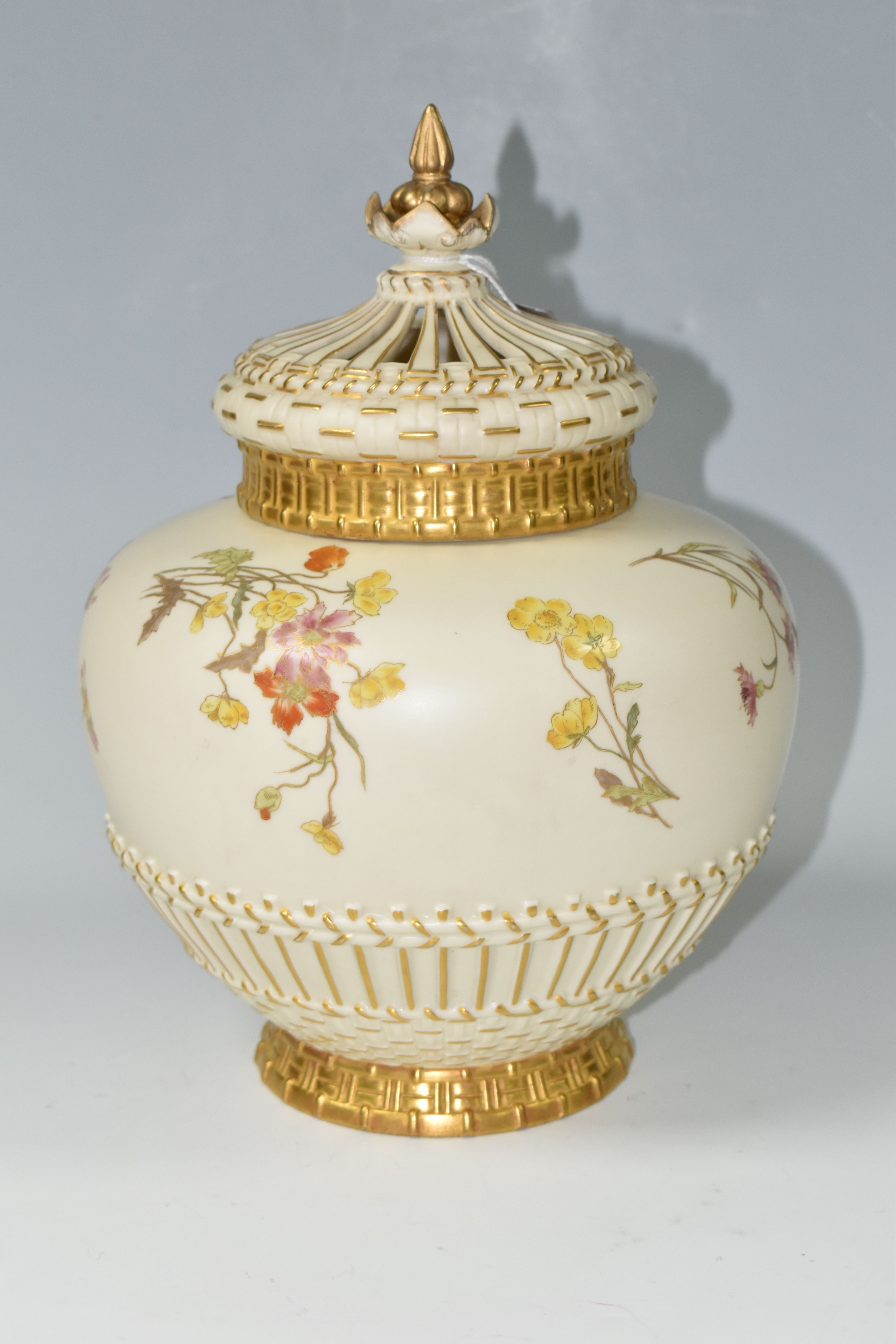 A ROYAL WORCESTER BLUSH IVORY POT POURRI VASE, with crown cover, hand painted with wild flowers, - Image 2 of 8