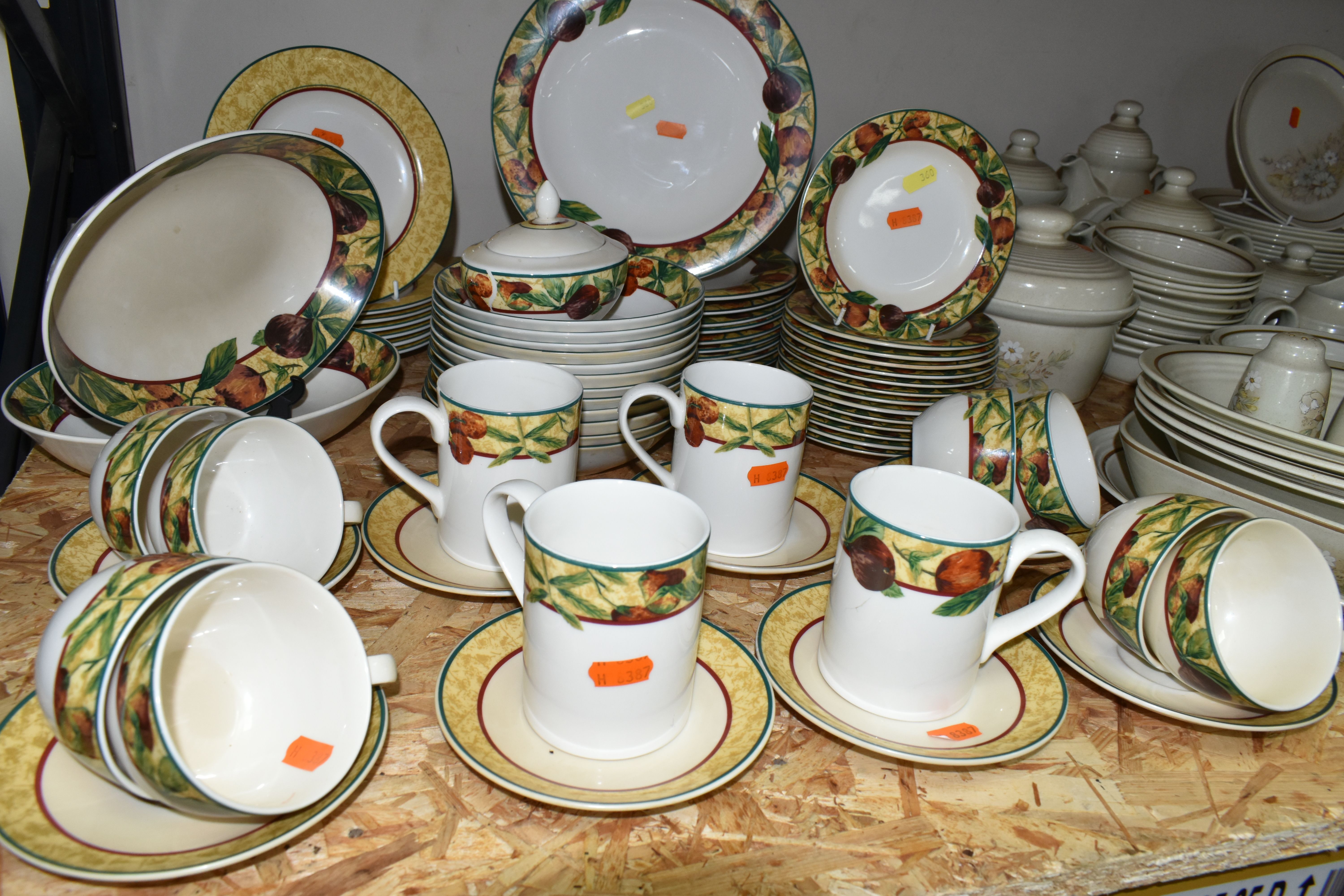 TWO ROYAL DOULTON DINNER SERVICES, a seventy two piece 'Florinda' LS1042 dinner service: - Image 2 of 9