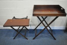 A 20TH CENTURY MAHOGANY CAMPAIGN BUTLERS TRAY TABLE, with a folding frame, width 72cm x depth 52cm x