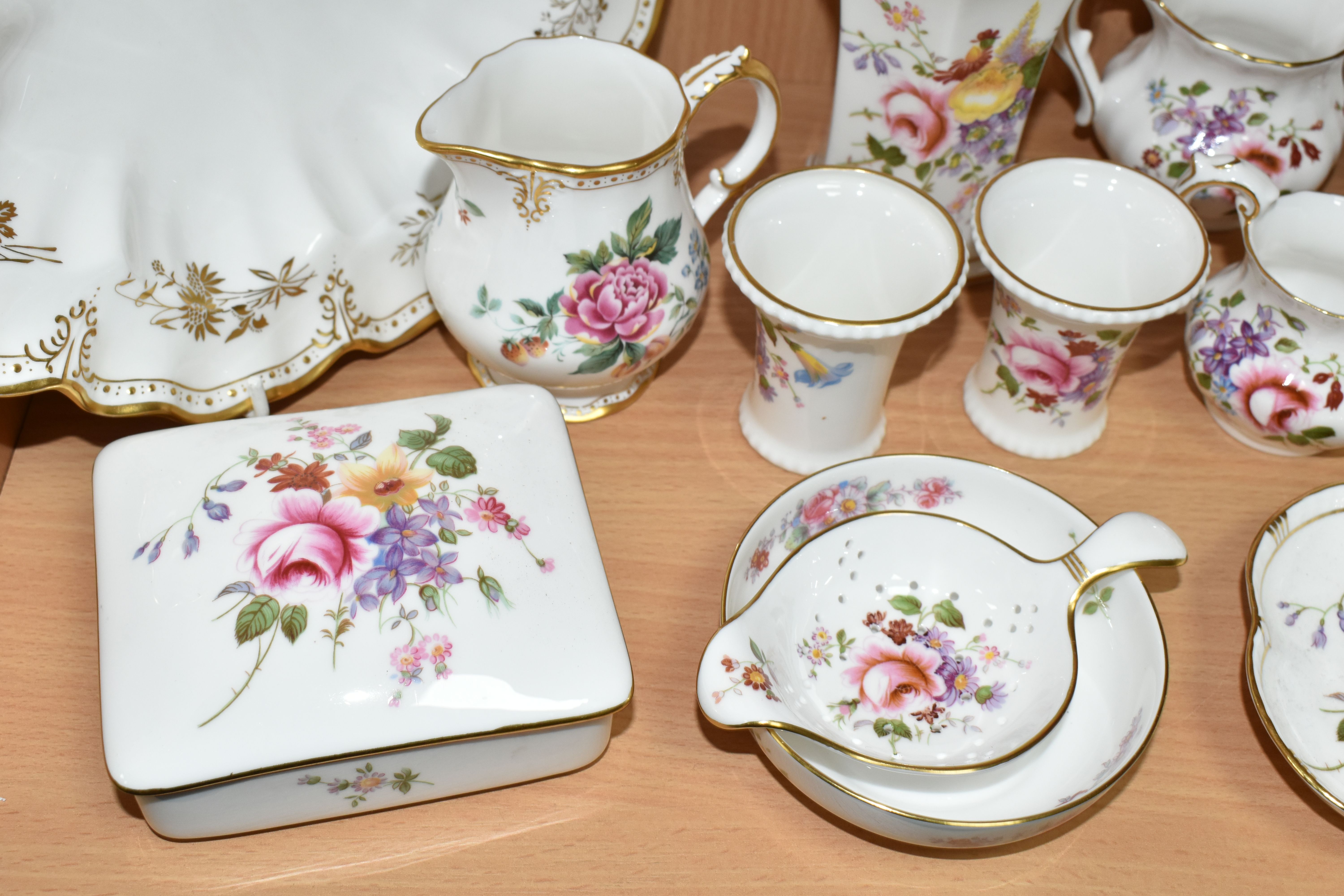 A COLLECTION OF ROYAL CROWN DERBY TEA WARES, comprising two Imari bread knives, for sale to OVER 18s - Image 6 of 10