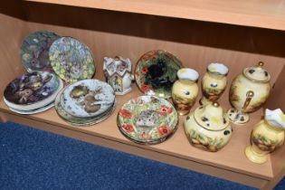 A COLLECTION OF AYNSLEY 'ORCHARD GOLD' PATTERN VASES AND COLLECTOR'S PLATES, comprising an '