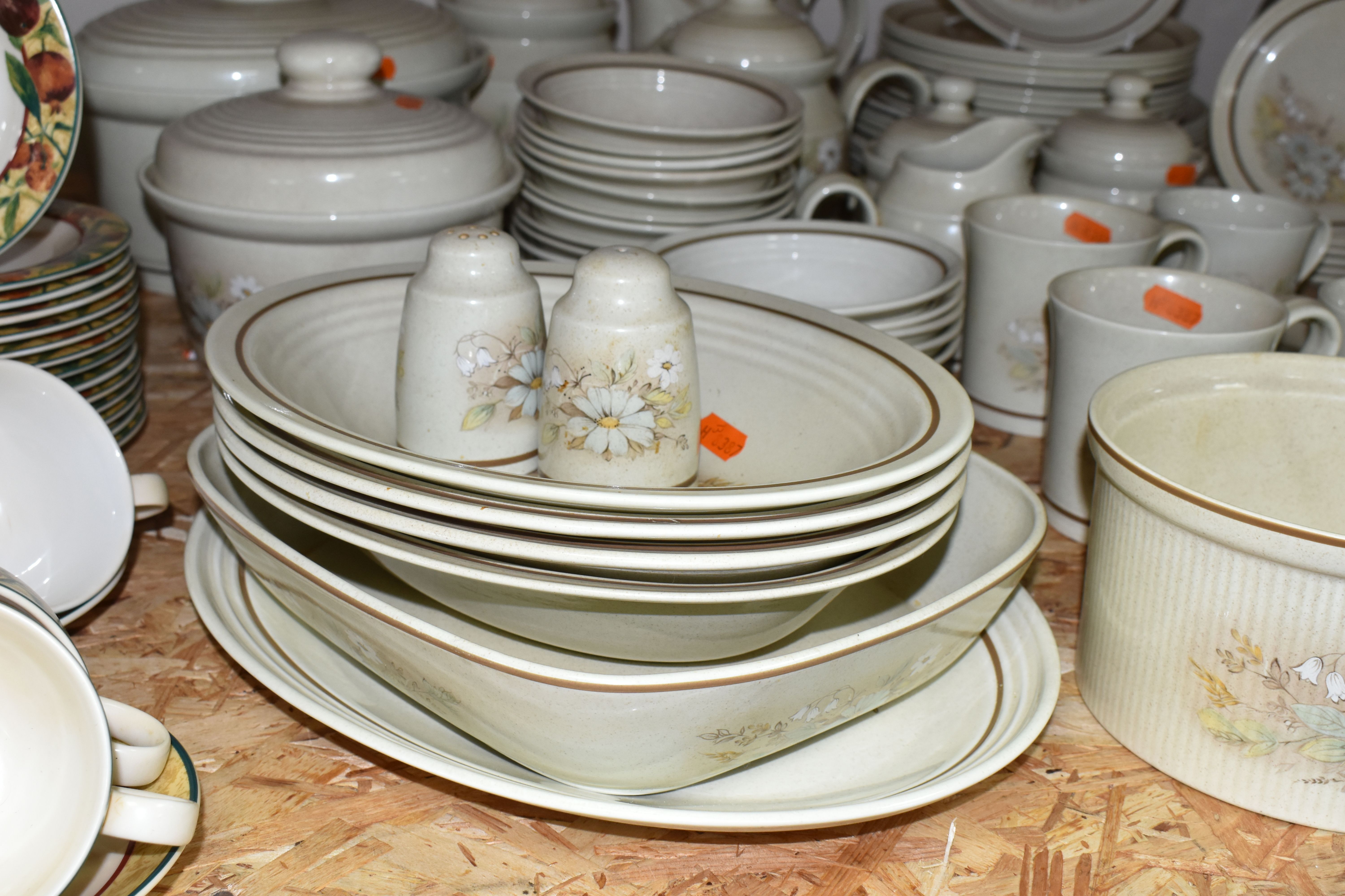 TWO ROYAL DOULTON DINNER SERVICES, a seventy two piece 'Florinda' LS1042 dinner service: - Image 3 of 9