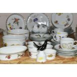 A GROUP OF ROYAL WORCESTER 'EVESHAM VALE' PATTERN TABLEWARE, comprising three dinner plates, five