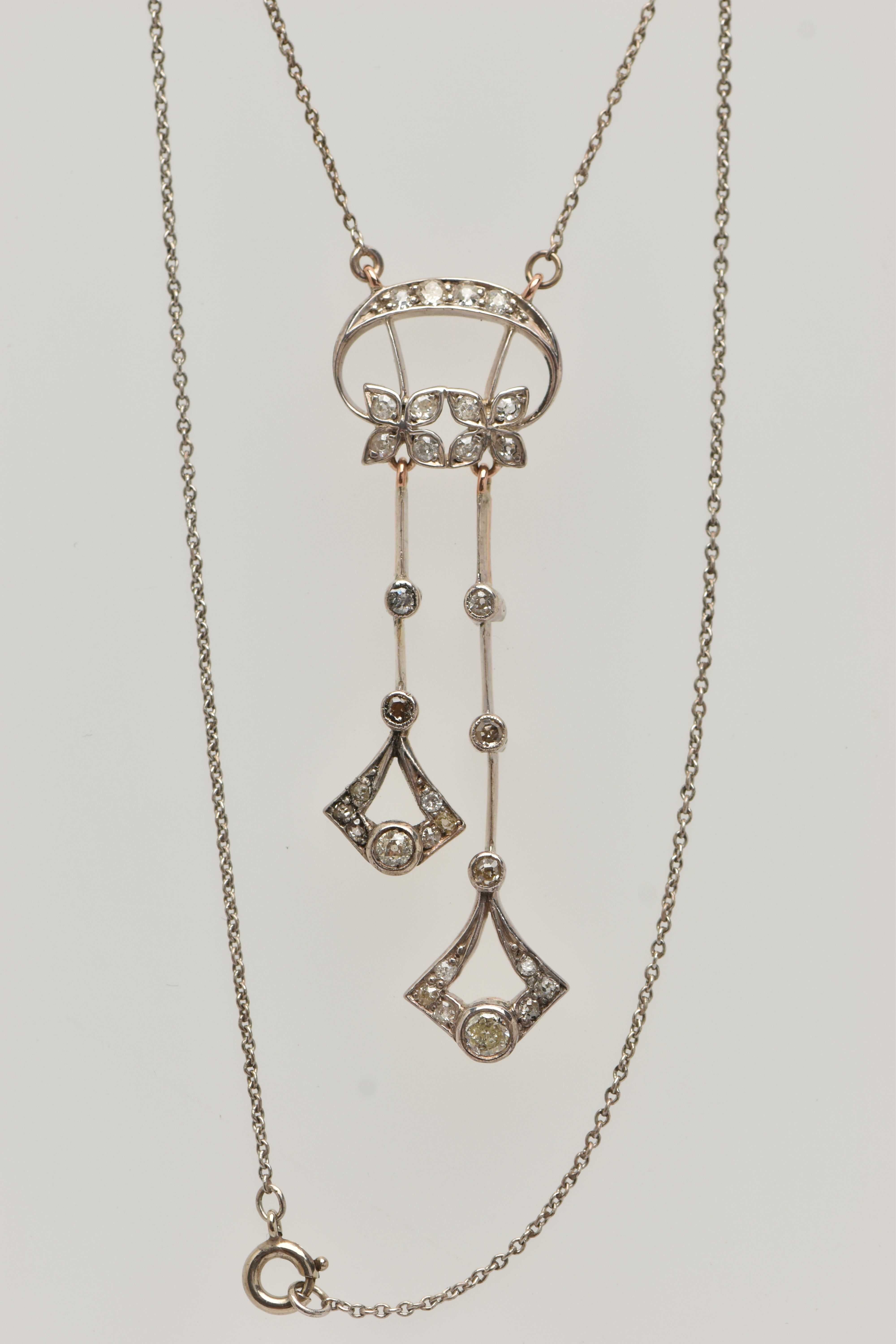 AN EARLY 20TH CENTURY DIAMOND NECKLACE, designed as two flower heads beneath a crescent line, - Image 3 of 4