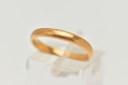 A 22CT GOLD BAND RING, polished band, hallmarked 22ct London, ring size L, approximate gross