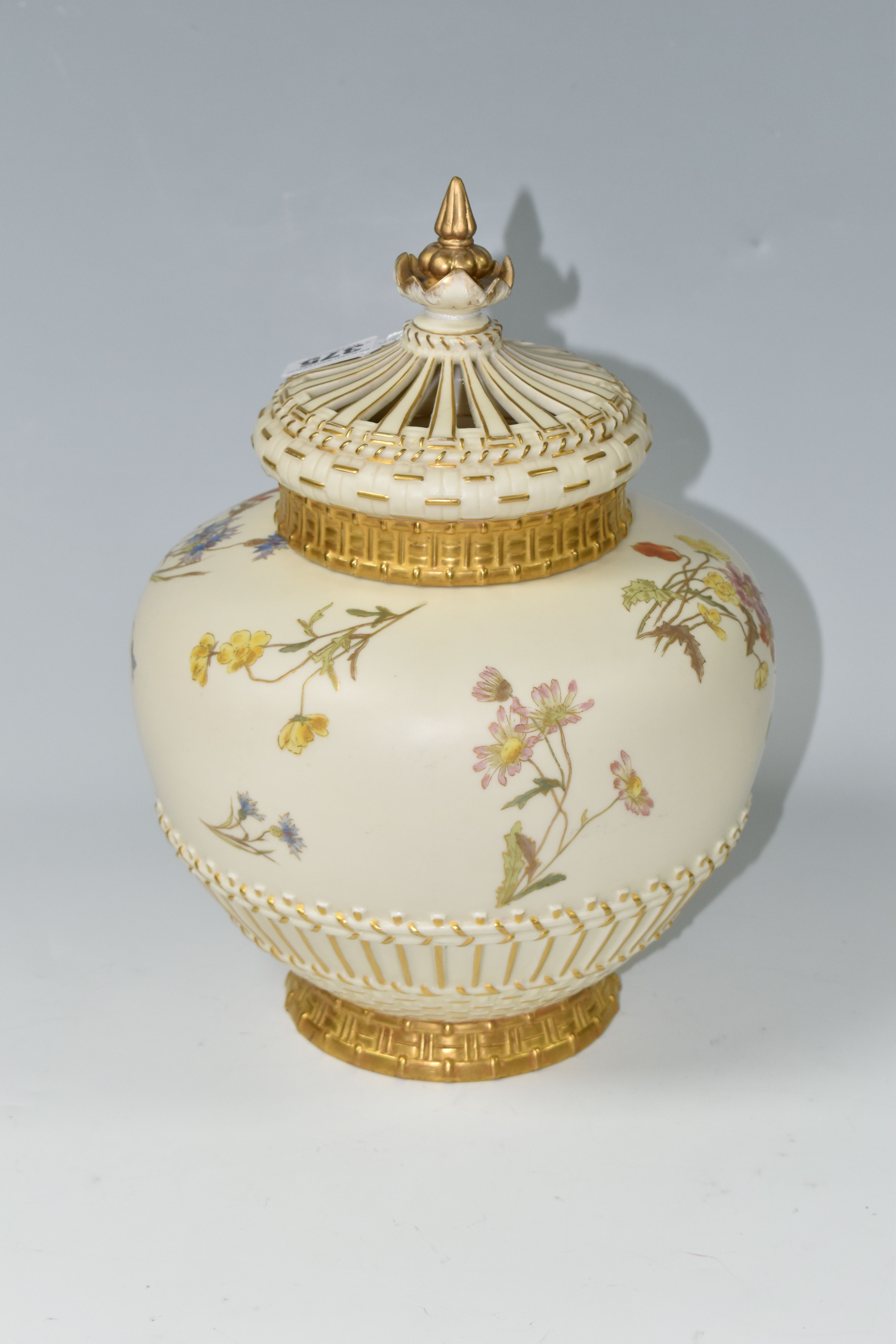 A ROYAL WORCESTER BLUSH IVORY POT POURRI VASE, with crown cover, hand painted with wild flowers, - Image 3 of 8
