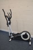 A REEBOK I-TRAINER ELLIPTICAL EXERCISE MACHINE (screen untested ,no batteries)