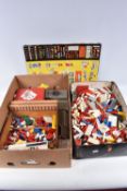 A QUANTITY OF UNBOXED AND ASSORTED MAINLY 1960'S AND 1970'S LEGO, assorted pieces, all in playworn