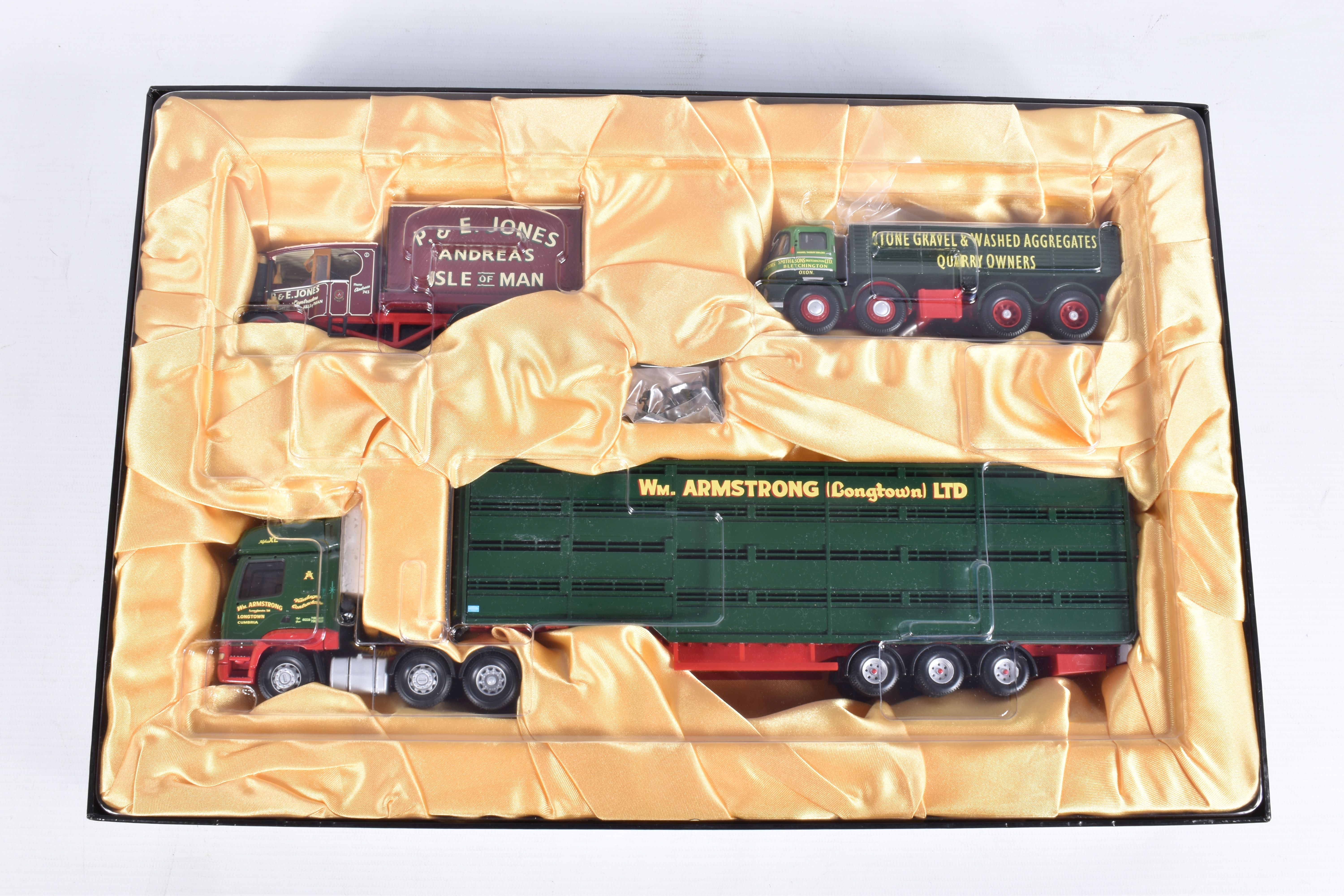 A BOXED CORGI 150 YEARS OF FODEN LIMITED EDITION 1:50 SCALE DIECAST MODEL SET, numbered CC99185, - Image 4 of 4