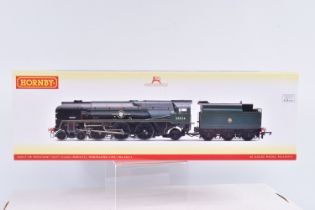 A BOXED HORNBY MODEL RAILWAYS STEAM LOCOMOTIVE, OO Gauge, Early BR Merchant Navy Class (Rebuilt), '