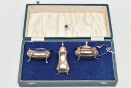 A CASED MAPPIN & WEBB SILVER CONDIMENT SET, including two rounded salts with replacement blue