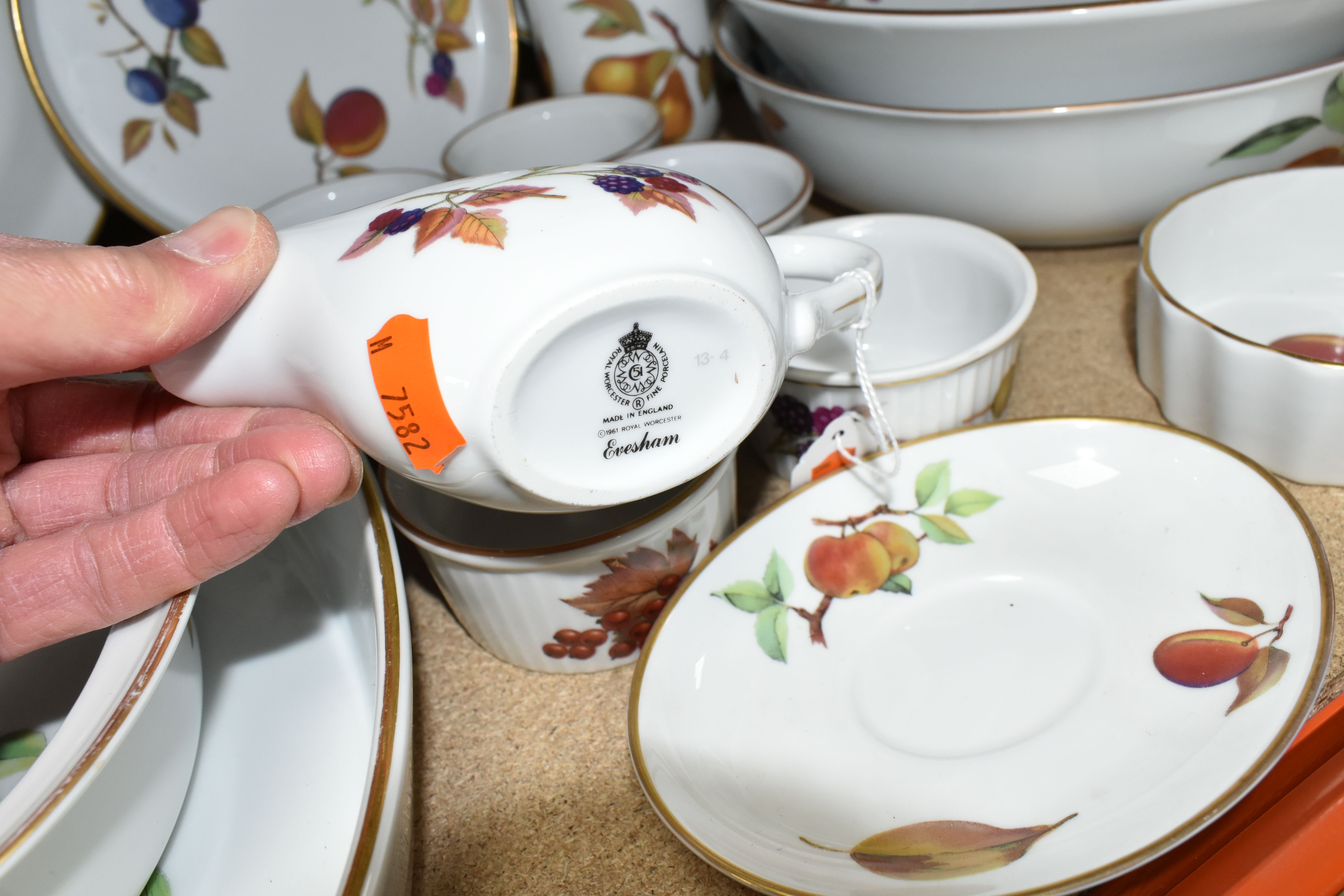A QUANTITY OF ROYAL WORCESTER EVESHAM DINNERWARE, comprising six dinner plates, six soup dishes, two - Image 6 of 6