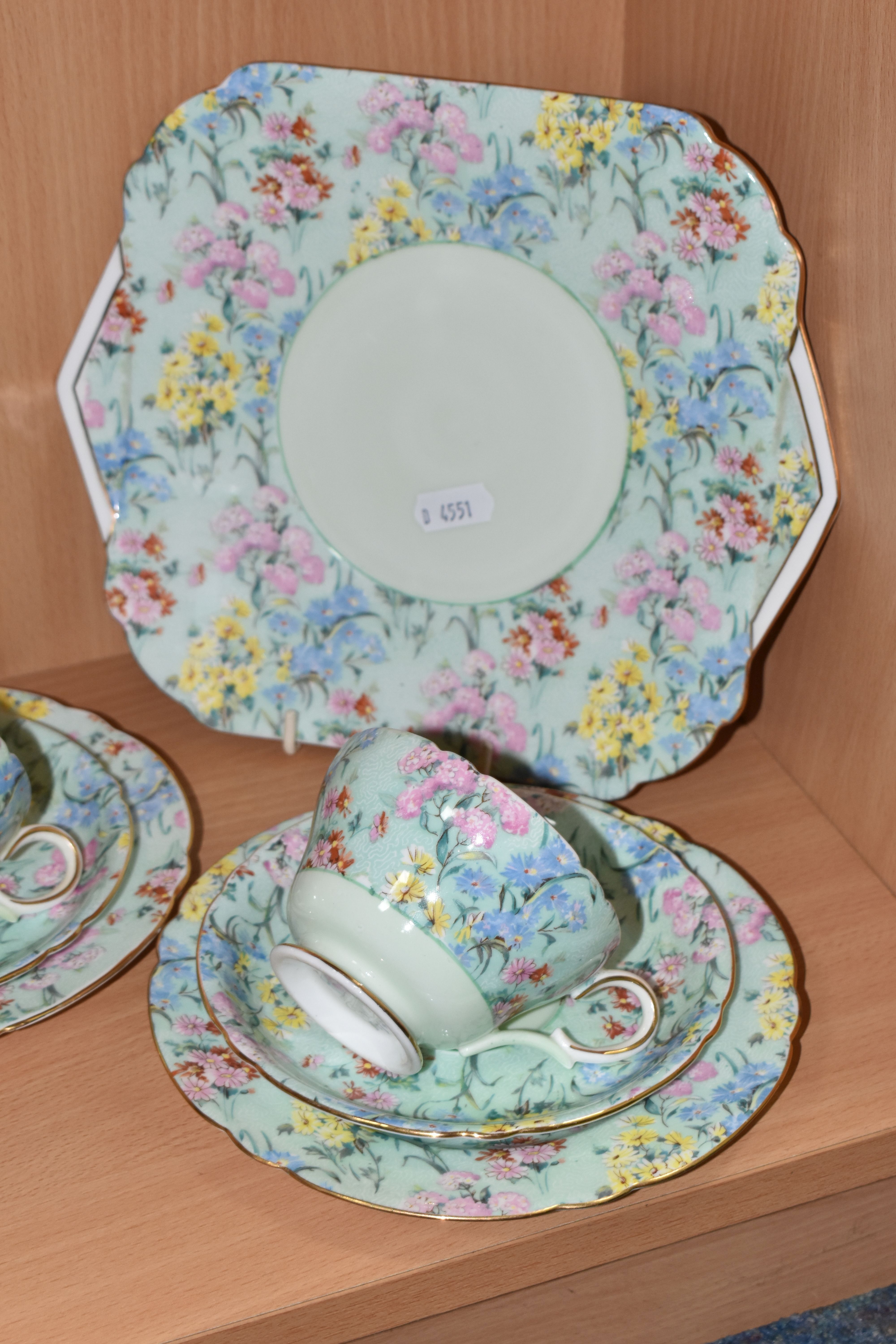 A TWENTY FIVE PIECE SHELLEY 'MELODY' TEA SET, comprising a teapot, a cake plate, a cream jug, a - Image 6 of 12