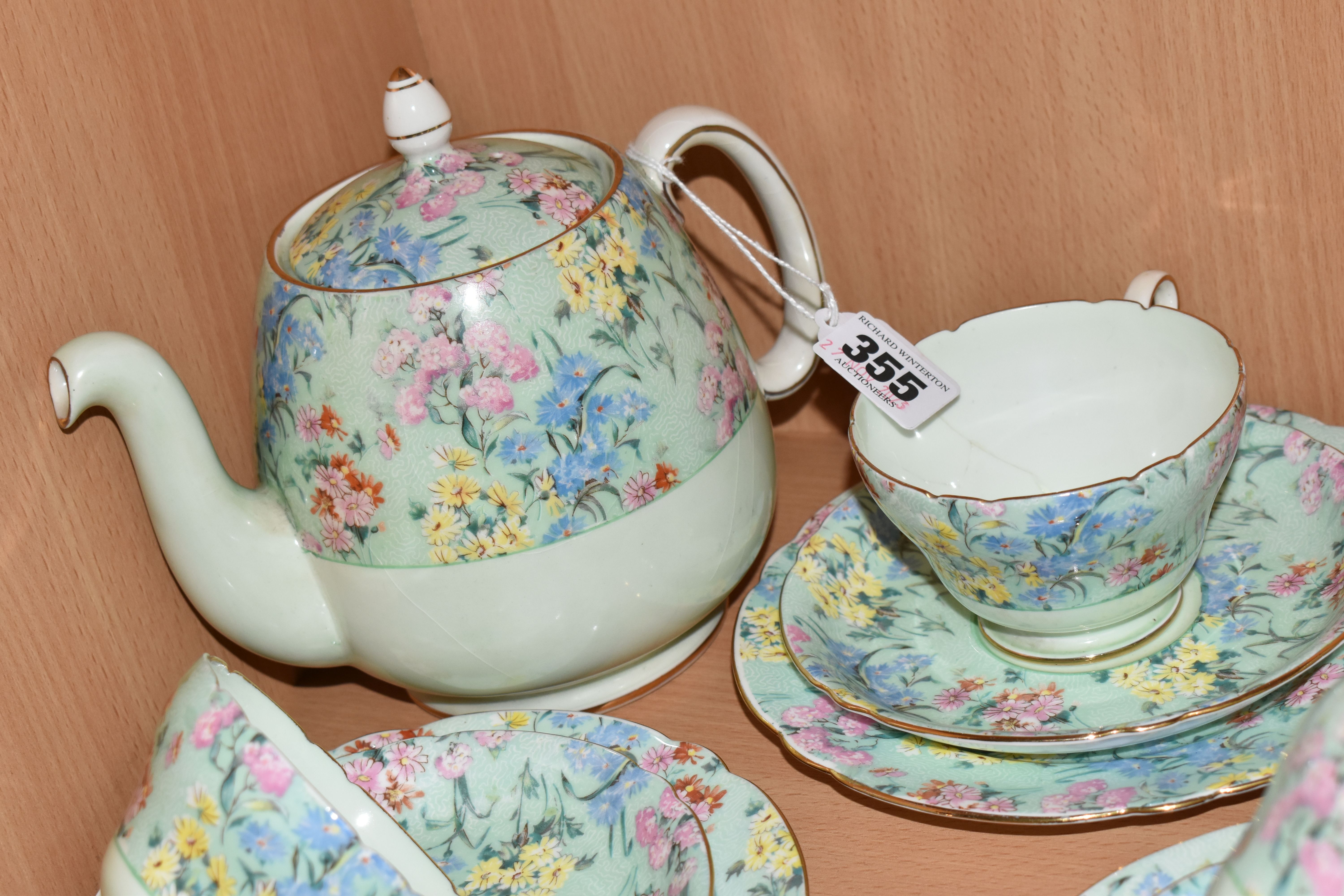 A TWENTY FIVE PIECE SHELLEY 'MELODY' TEA SET, comprising a teapot, a cake plate, a cream jug, a - Image 3 of 12