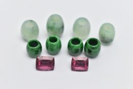 A SMALL BOX OF LOOSE GEMSTONES, to include four dyed jade barrel shape beads, measuring