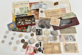 A PLASTIC TRAY CONTAINING MIXED COINAGE, BANKNOTES AND COMMEMORATIVES,