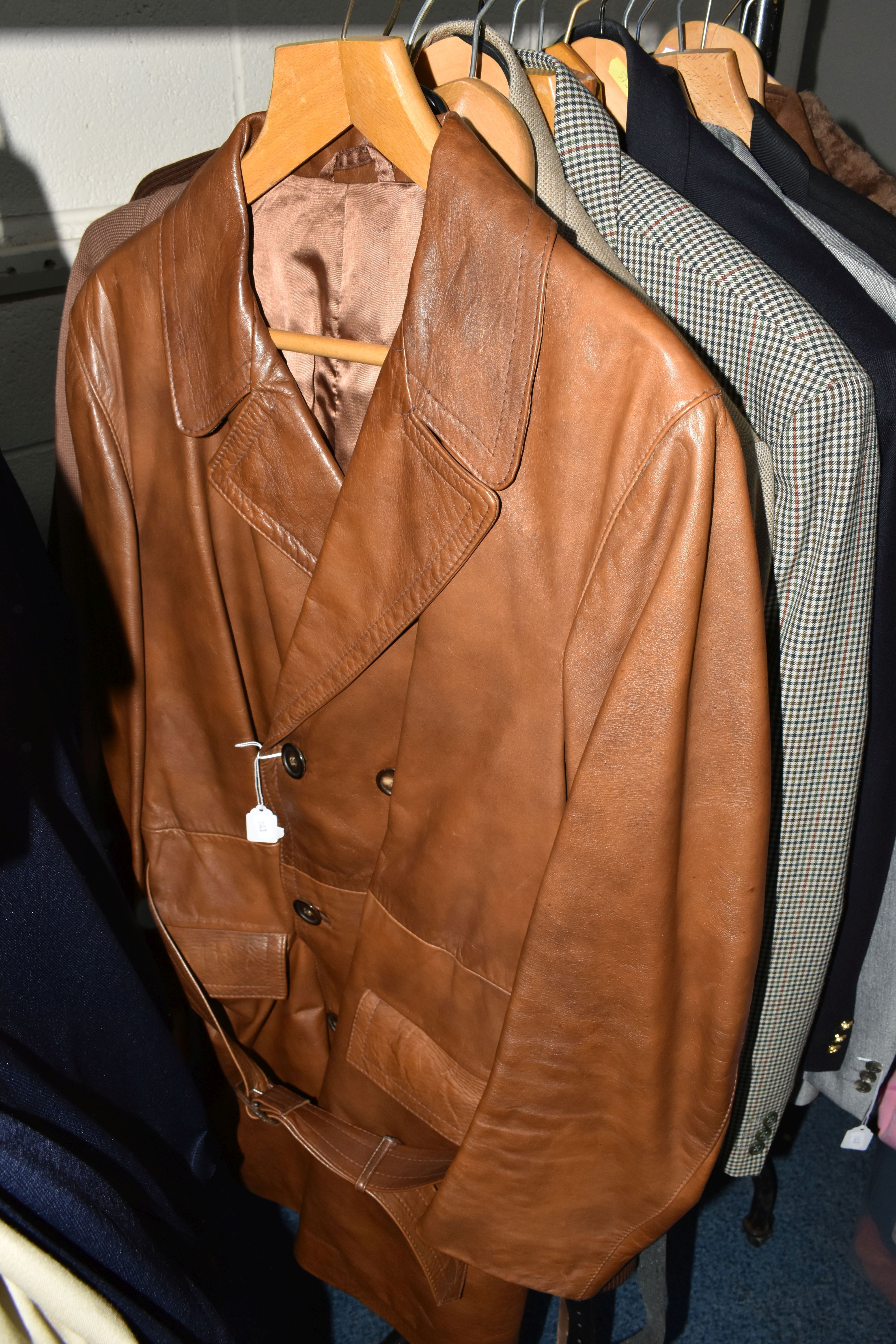 ONE RAIL OF GENTLEMEN'S VINTAGE CLOTHING, to include a navy blue Jaeger woolen shirt, a brown - Image 3 of 11