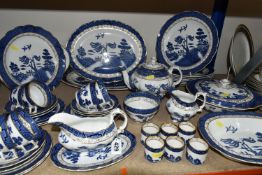 ROYAL DOULTON - THE MAJESTIC COLLECTION- BOOTHS 'REAL OLD WILLOW' PATTERN DINNERWARE, comprising a