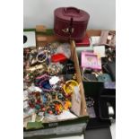 A BOX OF ASSORTED COSTUME JEWELLERY AND ITEMS, to include various beaded necklaces, brooches,