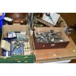 THREE BOXES AND LOOSE METAL WARES ETC, to include a chrome Bentley flying B mascot mounted to a